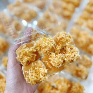 Bánh mỳ phô mai gà cay